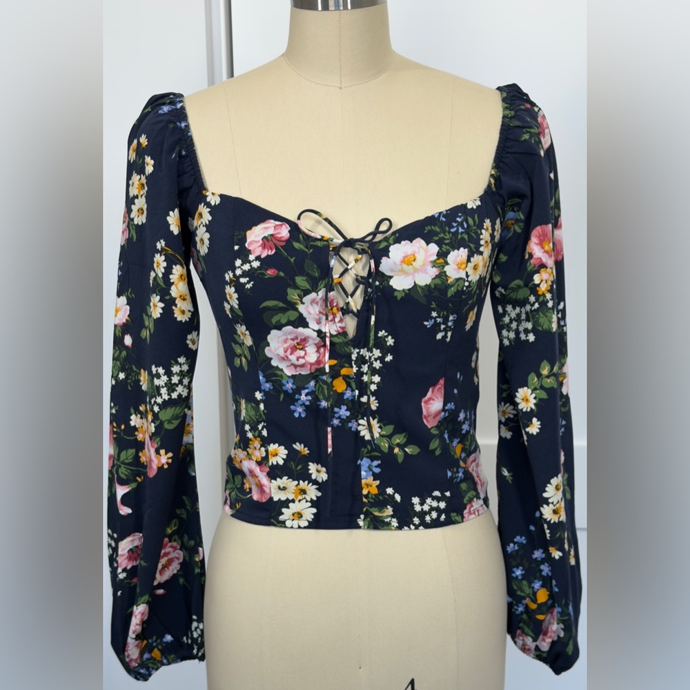 NWT A&F Puff Sleeve Lace-Up Sweetheart Blouse